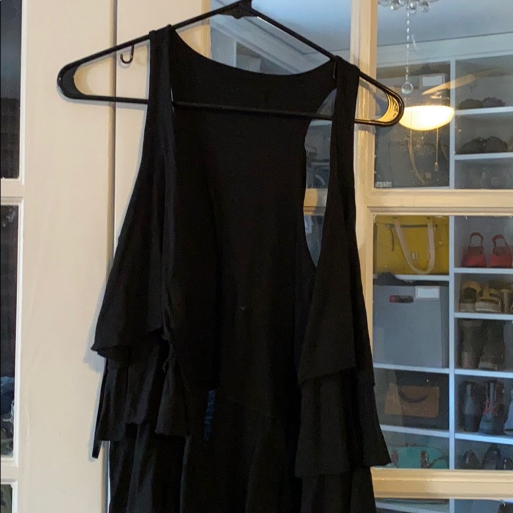 Layered ruffled sleepless vest